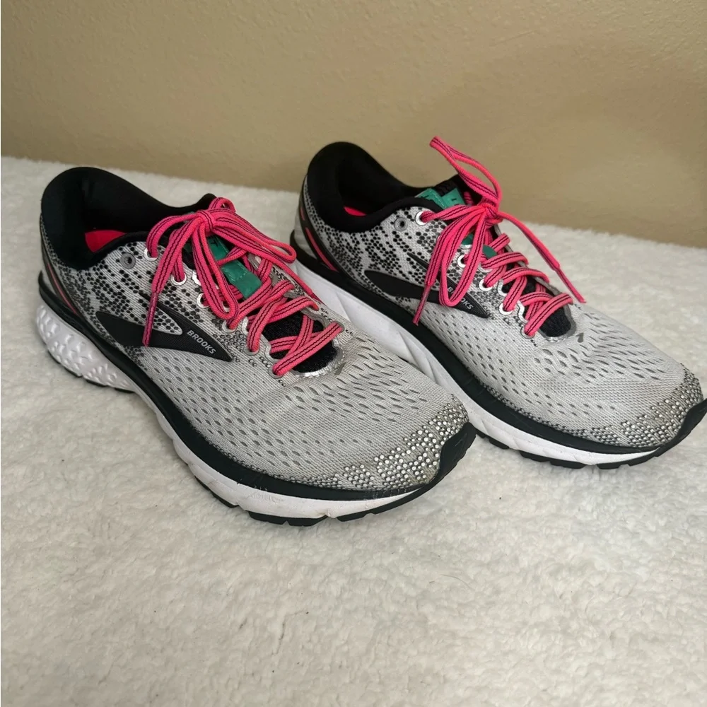 Brooks Women's Athletic Shoes - White, Pink, and Black - Picture 4 of 14